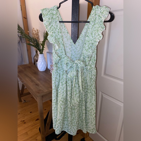 Floral Backless Ruffle Sleeve Dress - Picture 4 of 4